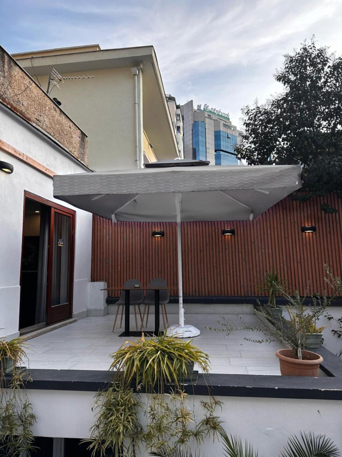 Studio In Bllok Tirana Exterior foto